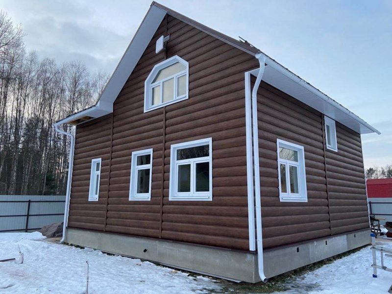Металлосайдинг Бревно Рубленое 4Д или ЦАРЬСАЙДИНГ на фасаде дома 280м2