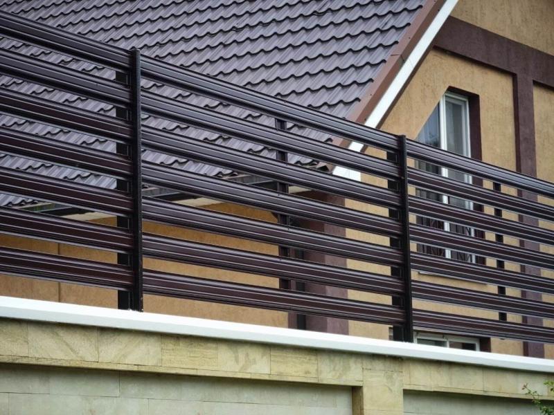 Евроштакетник п-образный 33м RAL8017 Шоколад полиэстер