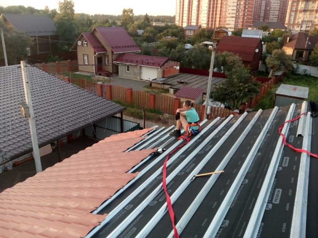 Металлочерепица Геркулес 8004 терракотовый Стальной Бархат от Центра Металлокровли в Донецке