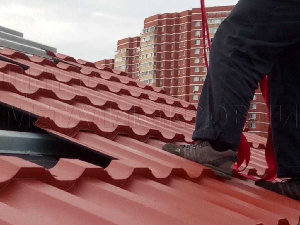 Металлочерепица Геркулес 8004 терракотовый Стальной Бархат от Центра Металлокровли в Донецке