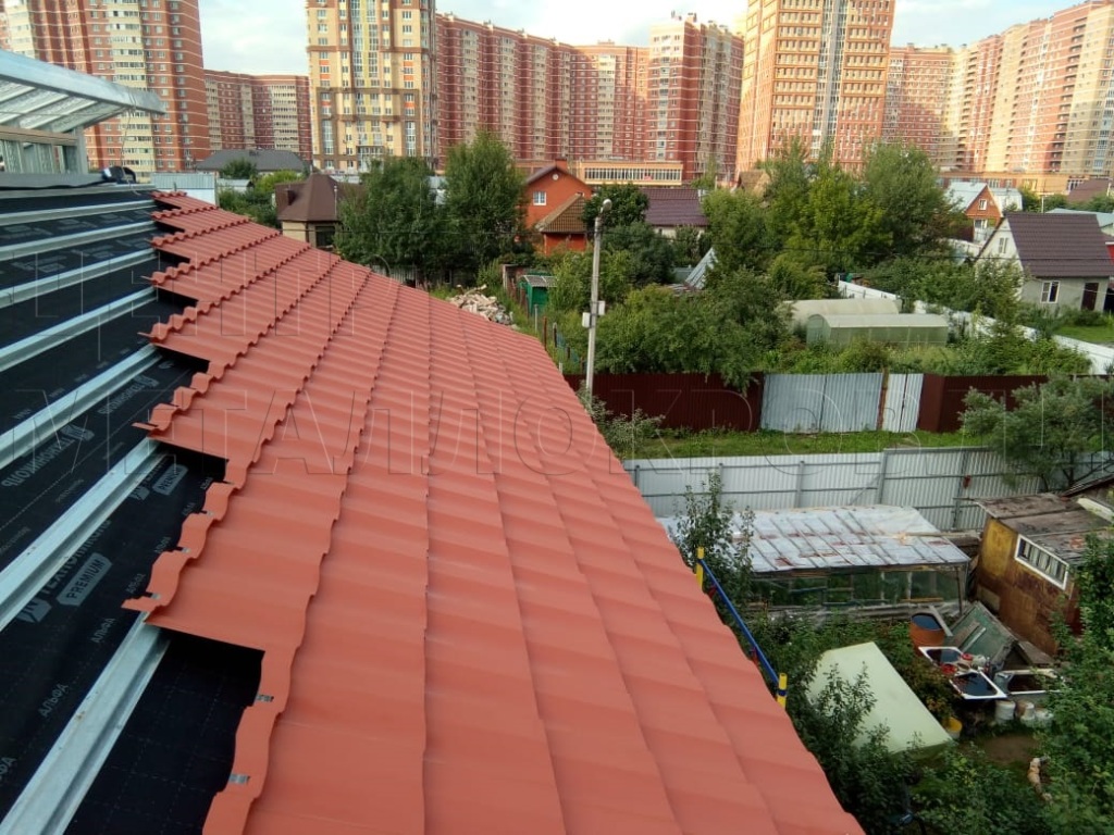 Металлочерепица Геркулес 8004 терракотовый Стальной Бархат от Центра Металокровли в Донецке
